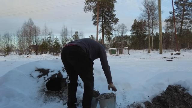 Залил столбики, ответил за снехо ход. Жизнь в деревне после переезда. смотреть онлайн