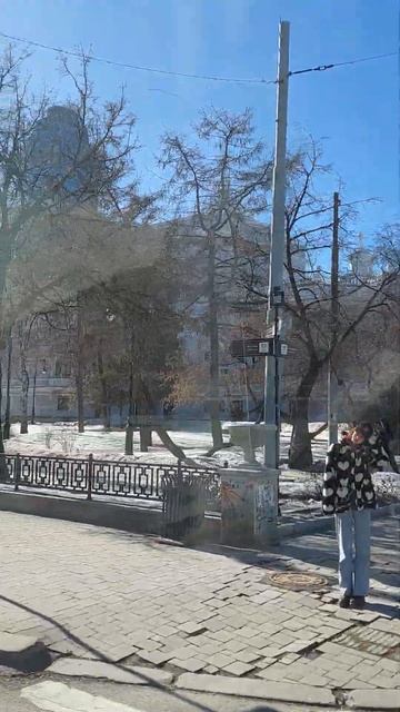 Самая уютная городская традиция —абажуры возле Оперн смотреть онлайн