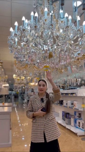 Хеда не смогла отвести глаз от этой прелести / Итальян?