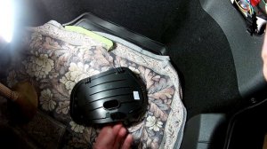 Как легко снять крышку задних фонарей Лада Гранта.