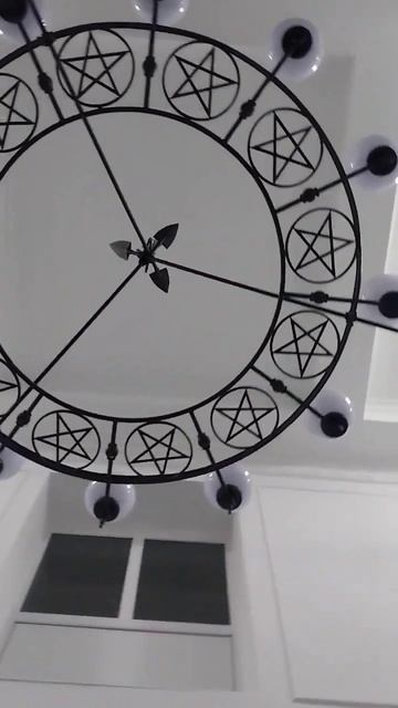 Необычная люстра со звездами смотреть онлайн