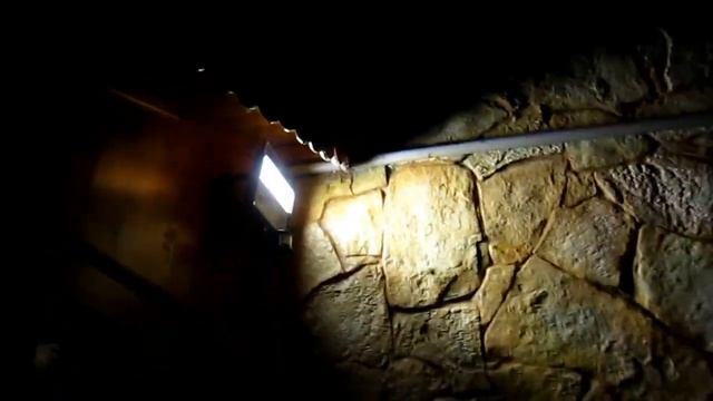 Прожектор с датчиком движения перед домом смотреть онлайн