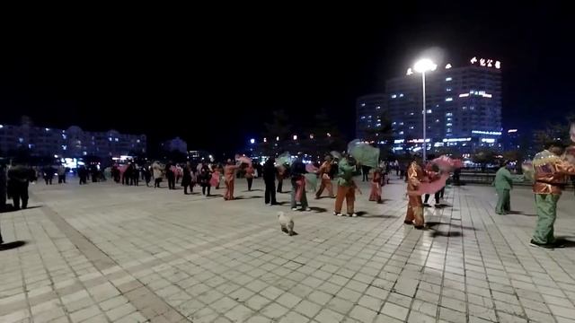 Царь обезьян зажигает на площади Новой эры смотреть онлайн