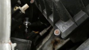 Опель Мерива А, простая замена правой лампочки ближне?