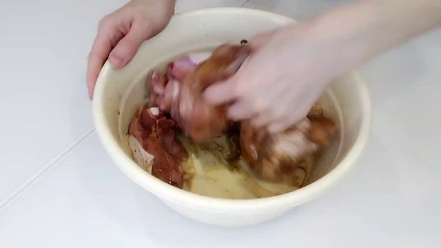 ТАКАЯ КУРОЧКА УДИВИТ ГОСТЕЙ