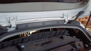 Снятие накладки багажника Opel Astra j