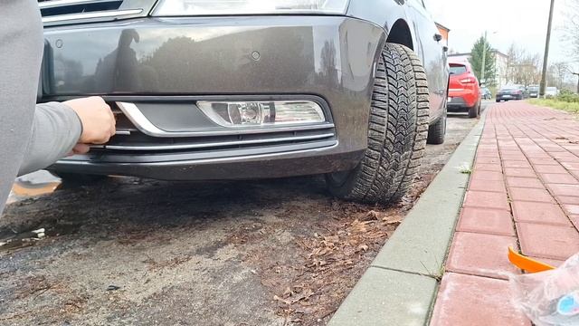 Як замінити лампочку ДХО на Passat B7 за 5 хвилин? смотреть онлайн