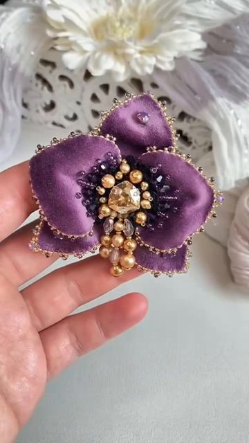 Орхидея в наличии! #handmade #украшения #jewellery #вышивка #brooch смотреть онлайн