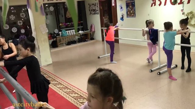 28.01.2019. #astcityballet Всегда работаем, имея в виду наше будущее.. хореограф Адыл Эркинбаев