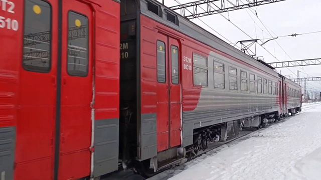 ЭТ2М-083 сообщением Екатеринбург — Нижняя прибывает на смотреть онлайн
