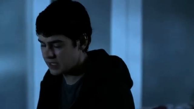 Милые обманщицы: Ханна и Калеб 2x16 смотреть онлайн