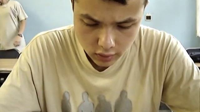 2004 Лёха играет в телефон смотреть онлайн