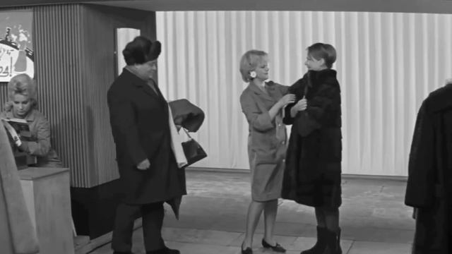 Фильм Зигзаг Удачи | Покупка шубы