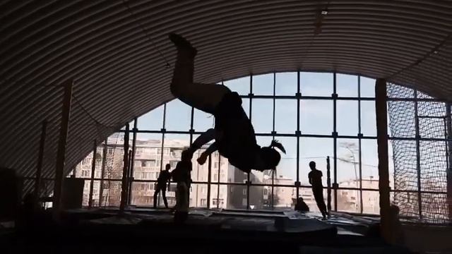 Ночная тусовка. Приглашение смотреть онлайн