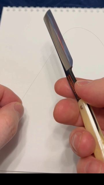 Заточка опасной бритвы , тест , sharpening a straight razor смотреть онлайн