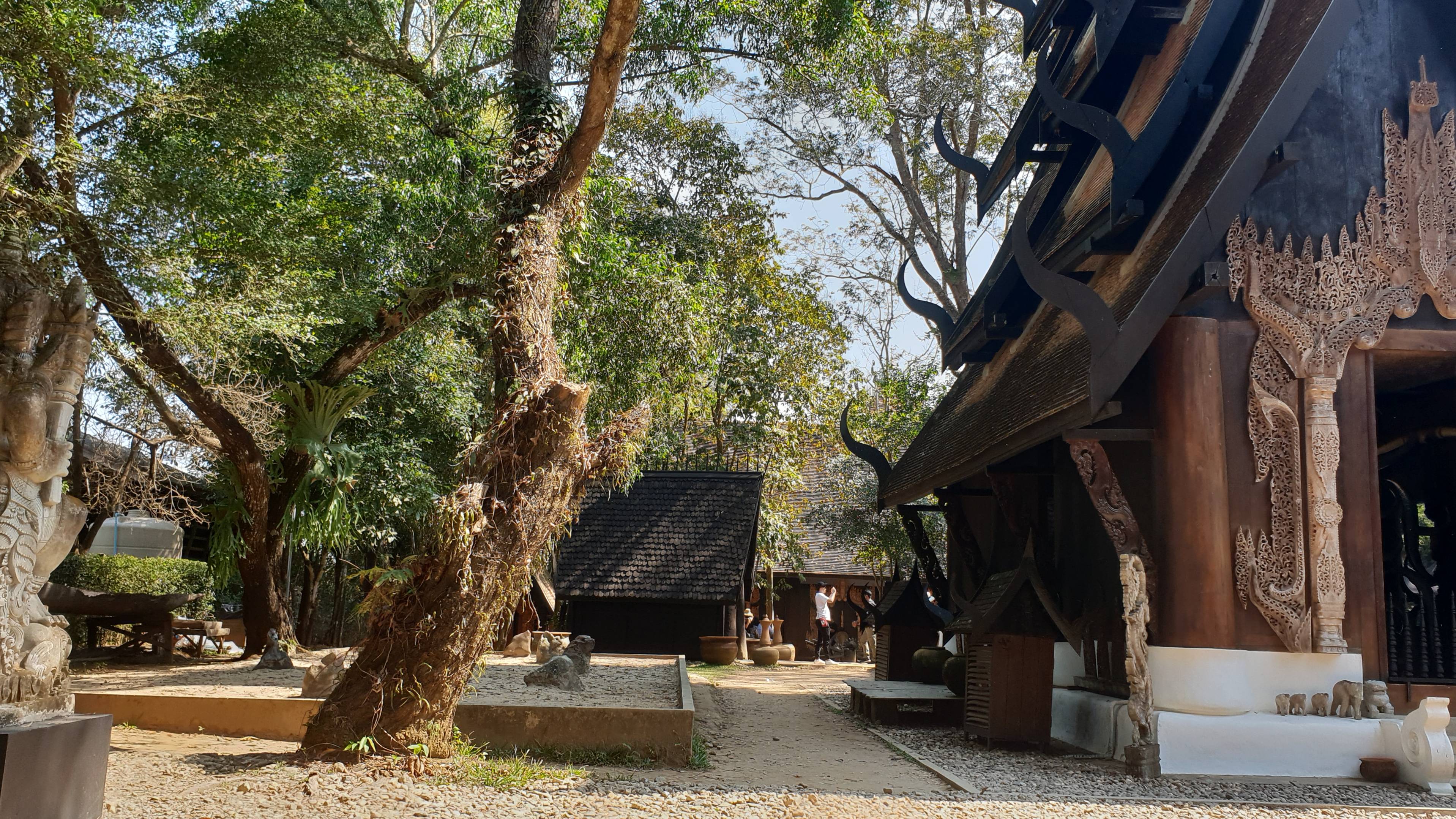 201902 Таиланд Чианграй Black House смотреть онлайн