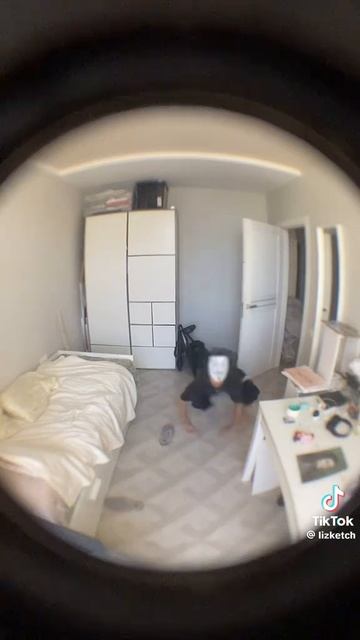 2 мем смешной.