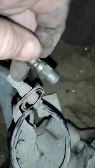 Тормозная трубка передних суппортов Audi C4 не подойдет ? смотреть онлайн