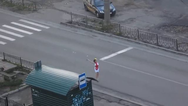 Неадекватные люди на остановке ул Генерала Родина 25 #2 смотреть онлайн