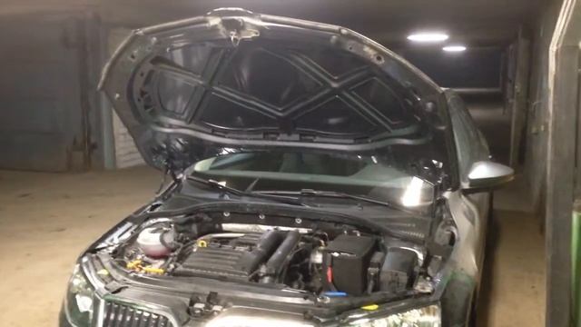 Упор капота на Škoda Octavia A7 (III, New) смотреть онлайн