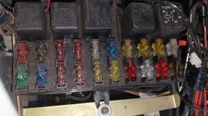 Не горят стоп сигналы на Уаз Патриот.