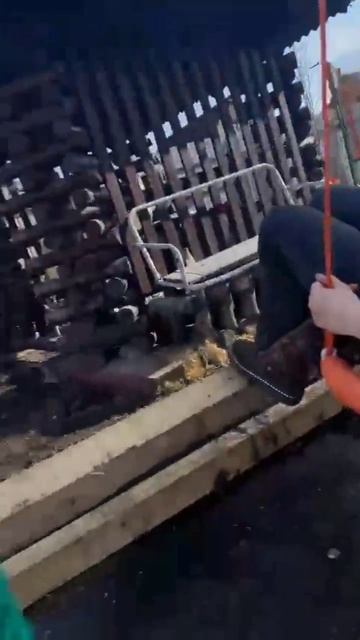 кайф на качели качаться и тем более на качели лежать смотреть онлайн