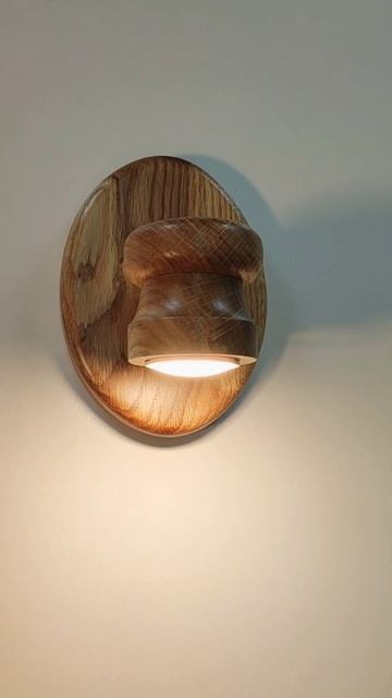 Настенный светодиодный светильник из массива дуба / Han