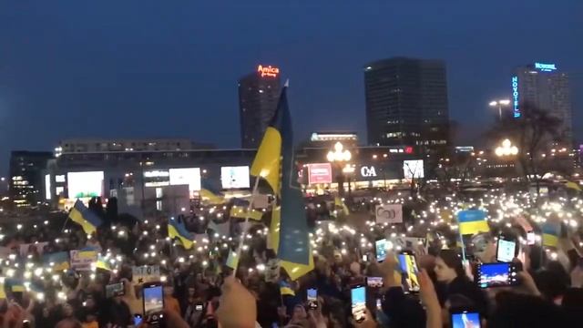 в Варшаве проходит акция в поддержку Украины. смотреть онлайн