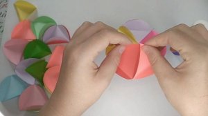 Шарики-фанарики из цветной бумаги