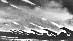 «Прожектор шарит осторожно по пригорку» музыка В Басн