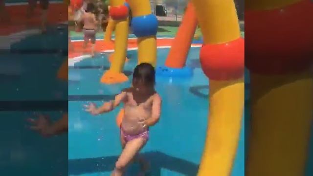 Весёлый праздник в Сочи парке смотреть онлайн