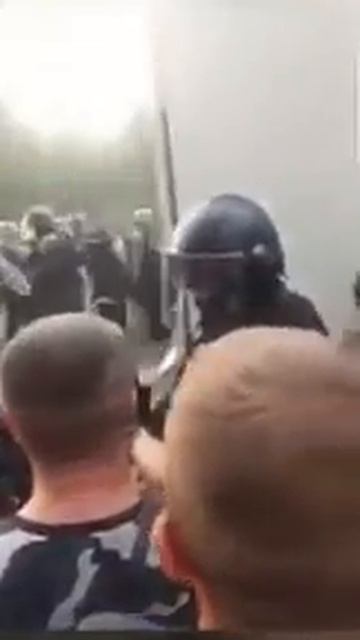 Протесты в Литве против мигрантов смотреть онлайн