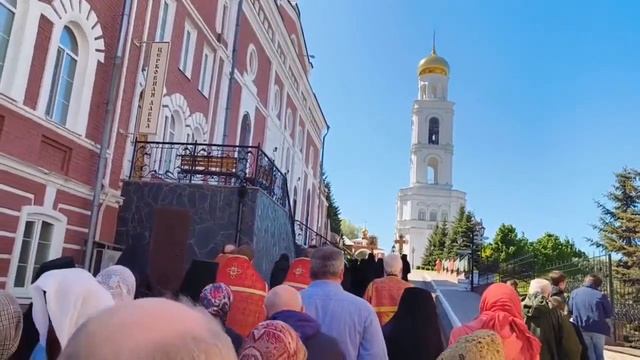 КРЕСТНЫЙ ХОД В ИВЕРСКОЙ ОБИТЕЛИ: С РАДОСТЬЮ НАВСТРЕЧУ ВОСКРЕСШЕМУ ХРИСТУ смотреть онлайн