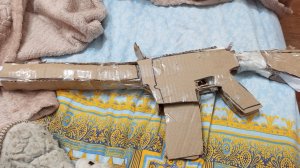 я сделал м 4 из картона и бумаги