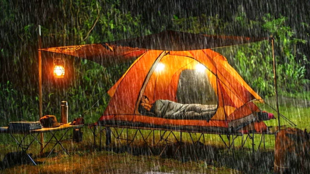 ОТДЫХ В ОДИНОЧЕСТВЕ ПОД ПРОЛИВНЫМ ДОЖДЕМ, С МОЛНИЯМИ И ГРОМОМ // РАССЛАБЛЕННЫЙ ОТДЫХ В ЛОДОЧНОЙ смотреть онлайн