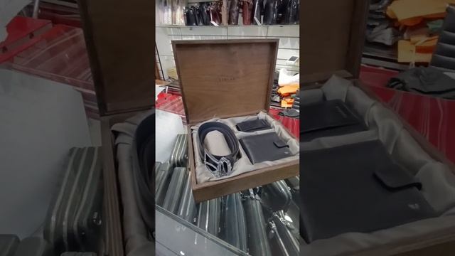 Колоссальные скидки в Торговом Центре Poytaxt магазин Tony смотреть онлайн