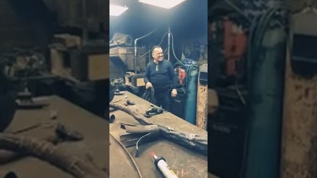 Кузнец в погонах и орденах!🤣🤣🤣🤣[УГАРНЫЕ КУЗНЕЦЫ] смотреть онлайн