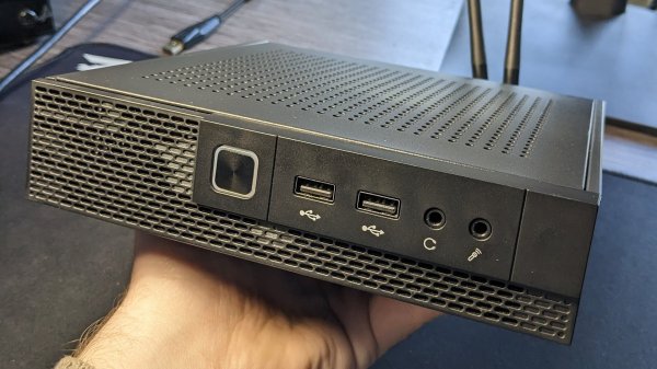 Мини пк i3 7100 16/256gb