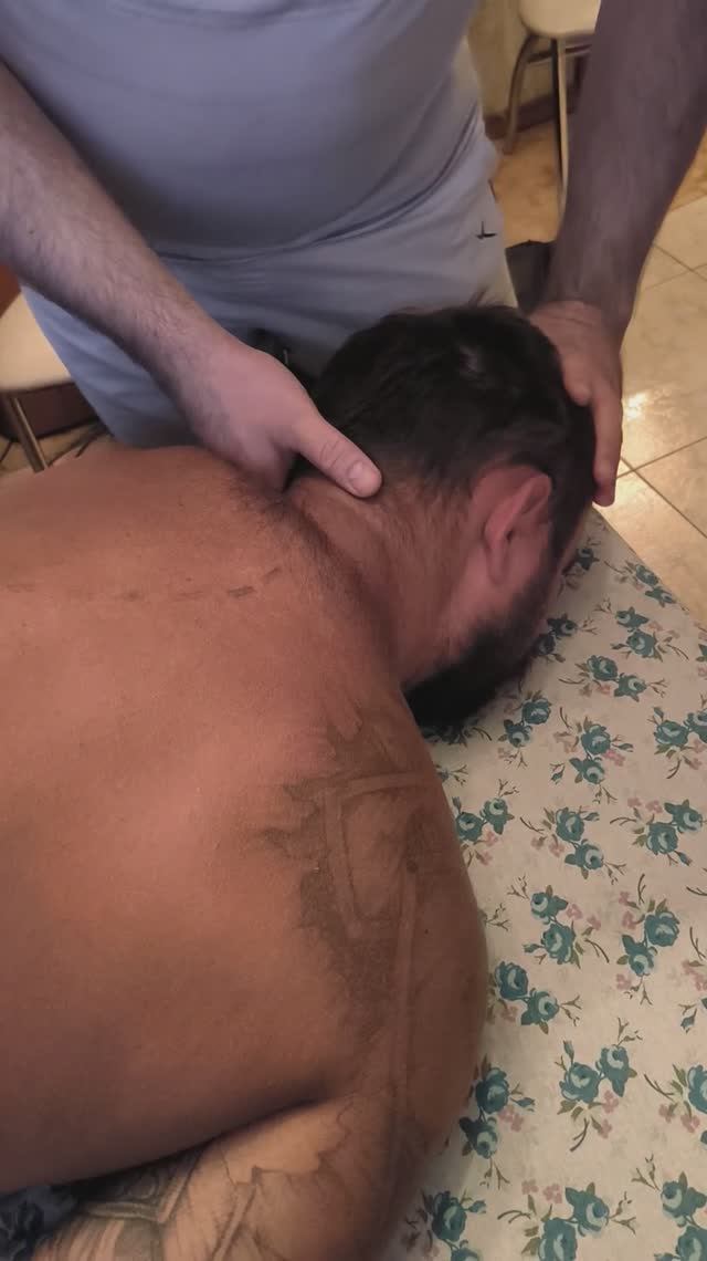 Как производить разные виды скруток при сколиозе в разных отделах позвоночника. Курсы костоправов. смотреть онлайн