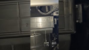 Belgee X50. Замена салонного фильтра и лампочки бардачка. #b