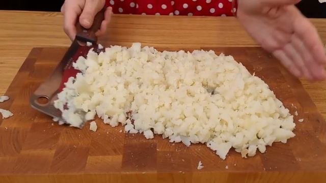 Рецепт из воздушного печеного картофеля, чеснока, масла и сметаны смотреть онлайн