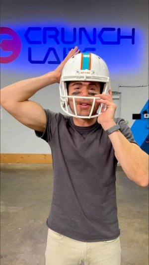 Почему Футболисты Красят Глаза Черной Краской? (Марк Робер НАСА | Mark Rober NASA)