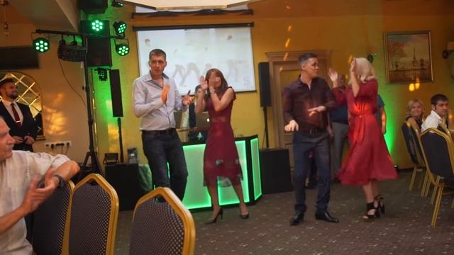 ОСТОРОЖНО! СВАДЬБА vol.6 (флэшмоб - Danza Kuduro) смотреть онлайн