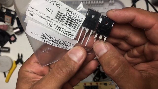 Индукционная плита Kitfort KT-135 выбивает автомат. смотреть онлайн