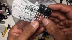 Индукционная плита Kitfort KT-135 выбивает автомат.