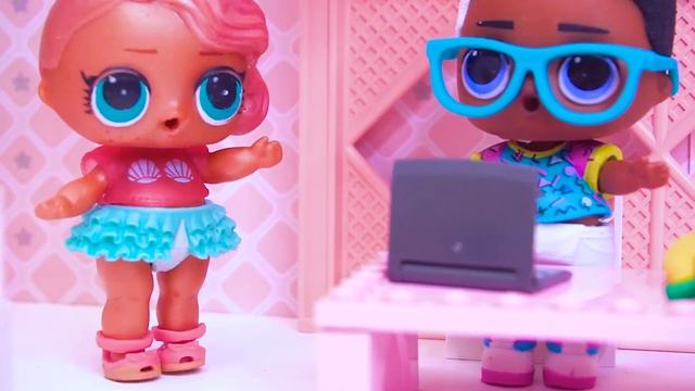 СЕМЕЙКА Boy Next Door Куклы ЛОЛ Сюрприз! Мультик LOL Families Surprise смотреть онлайн