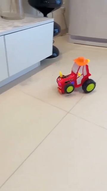 машина, световые и музыкальные качели, крутые и забавн смотреть онлайн