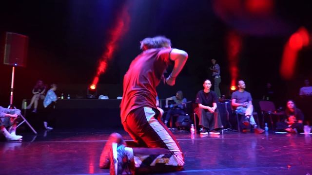 FREE YOUR VISION | У VS ALEXIS