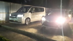 Проверка света дальний / ближний на Honda Stepwgn / Toyota / Sienta /