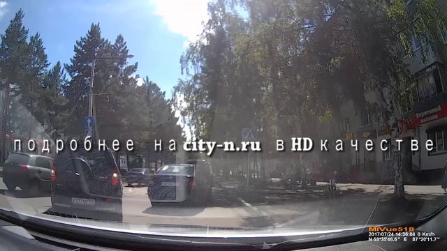 Неумелые парковщики — это всегда весело! смотреть онлайн